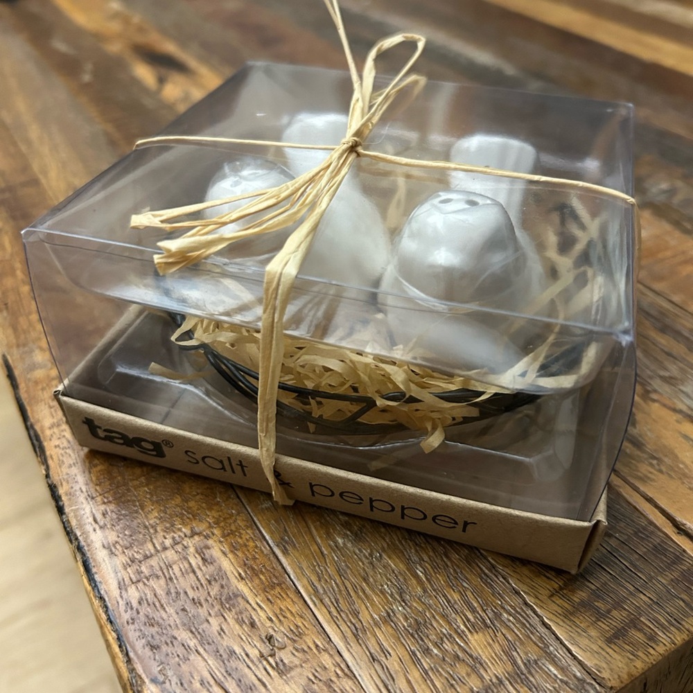 Tag Salt and Pepper Shakers White Ceremic Birds. New in box.